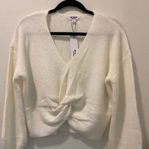 BB Dakota Twist Front Sweater - Large tags on